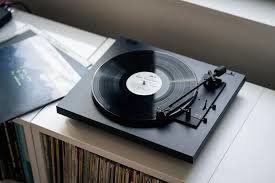 Pro-Ject A1.2 OM10 Black Fully automatic turntable