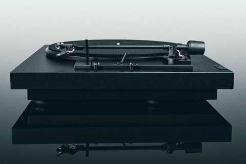 Pro-Ject A1.2 OM10 Black Fully automatic turntable